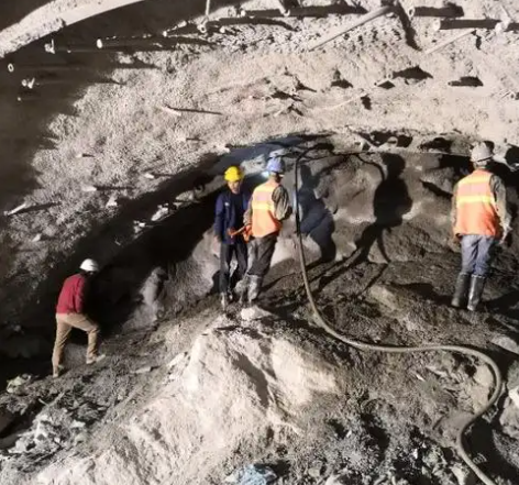 龙湾镇拱顶带模注浆料的施工流程及注意事项